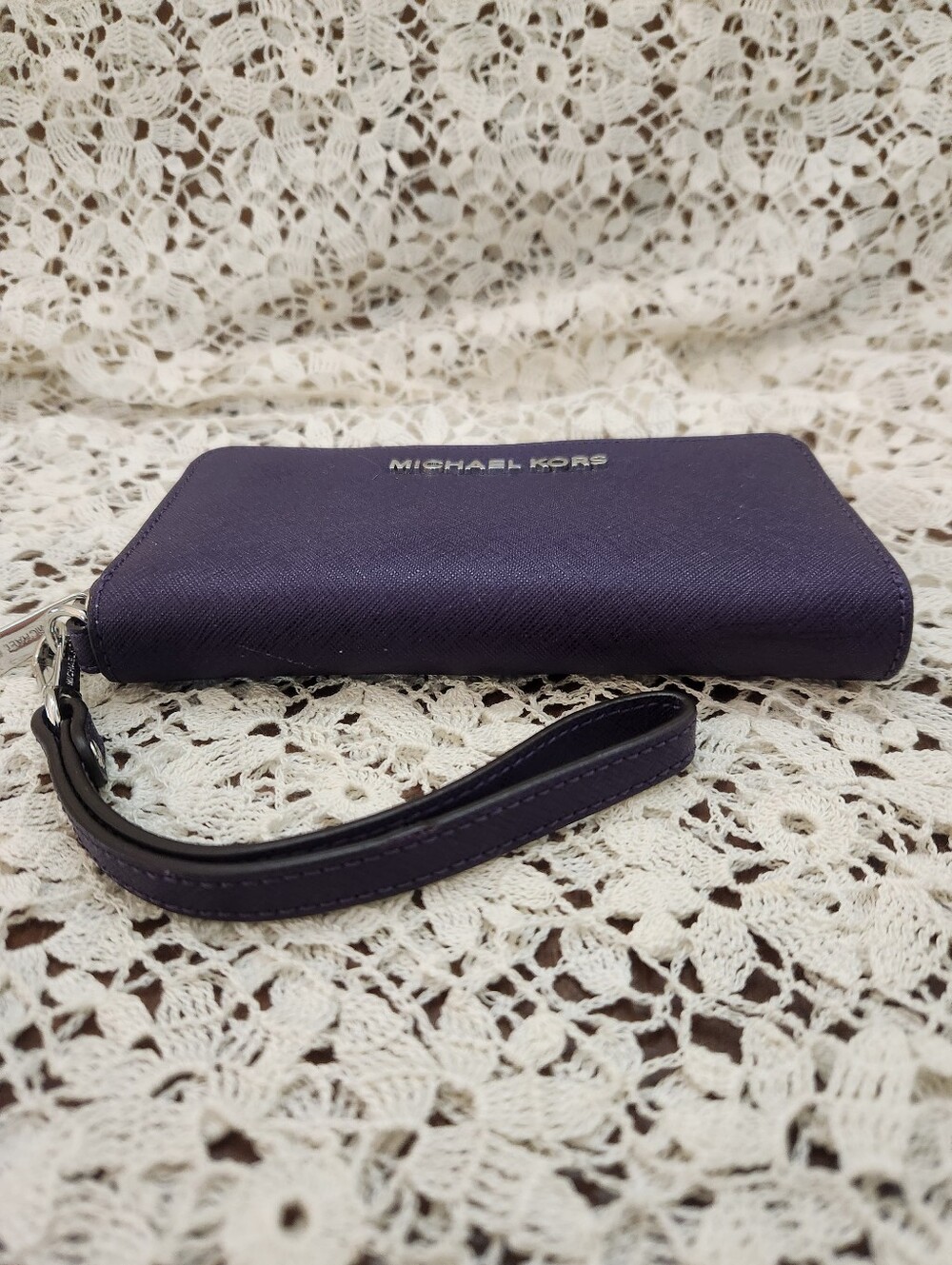 MICHAEL Michael Kors Jet Set Travel plum Saffiano leather zip-around Wallet EUC - Picture 7 of 10